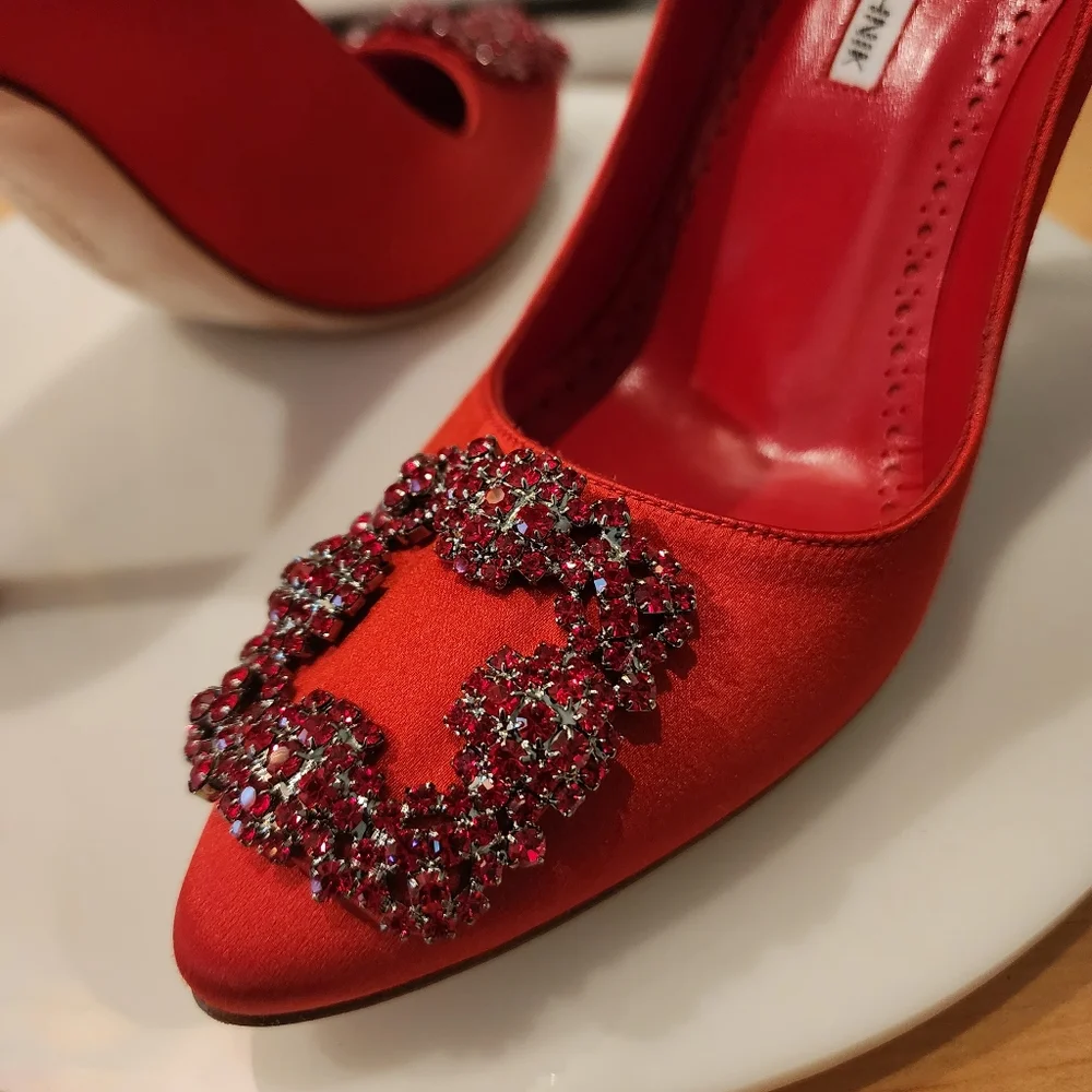💯Authentic Manolo Blahnik HANGISI Red Satin Jewel Buckle Pumps - Picture 10 of 17